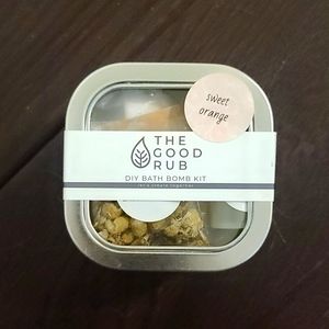 The Good Rub DIY Bath Bomb Kit Sweet Orange